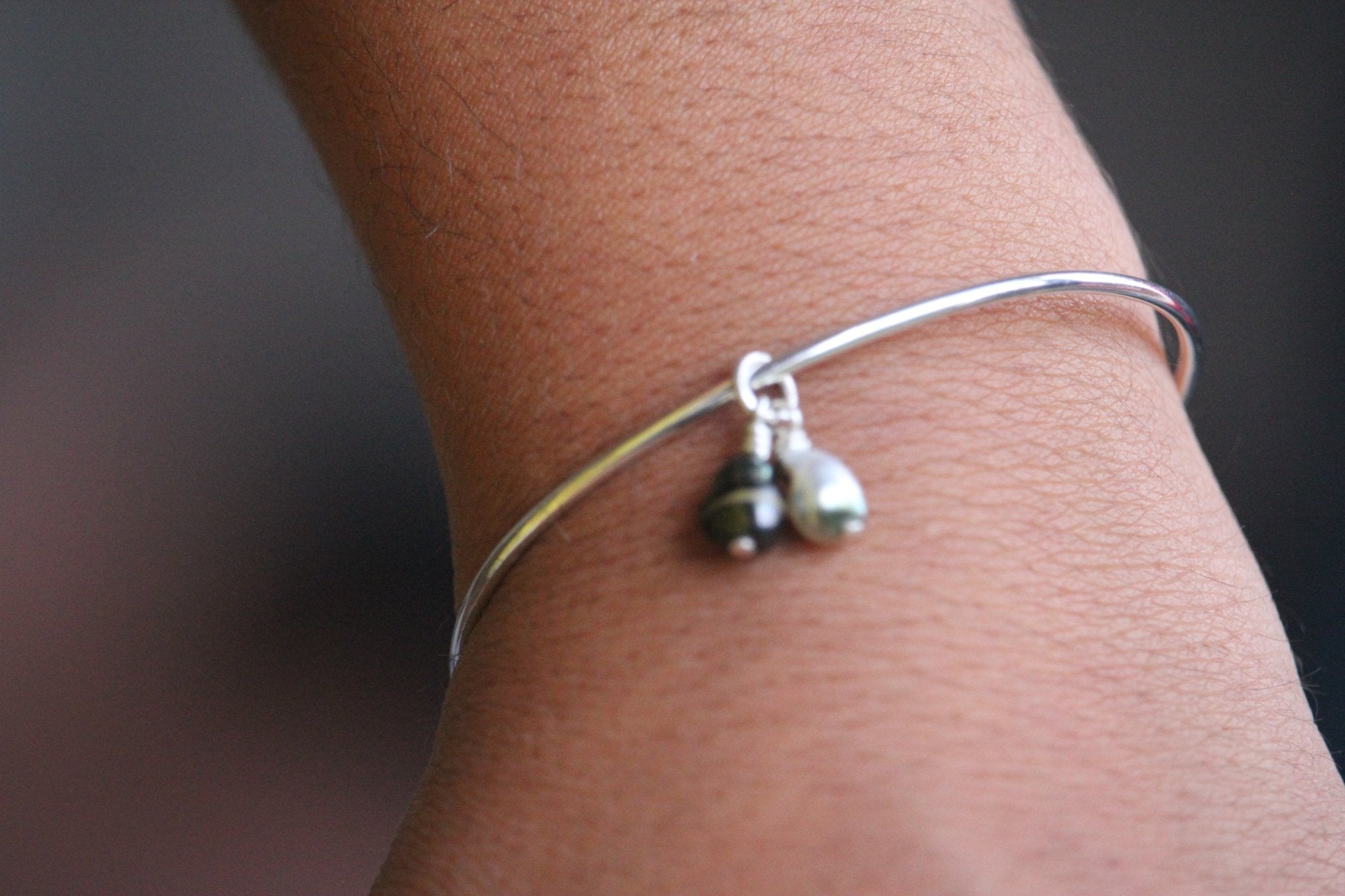 Charm Keshis Noirs et Blancs - Harmonie Naturelle - TEMIRI